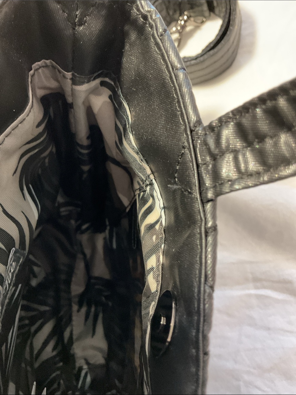 Lug Tiptoe Tote Metallic Black Quilted Crossbody Bag NWT - Picture 4 of 4